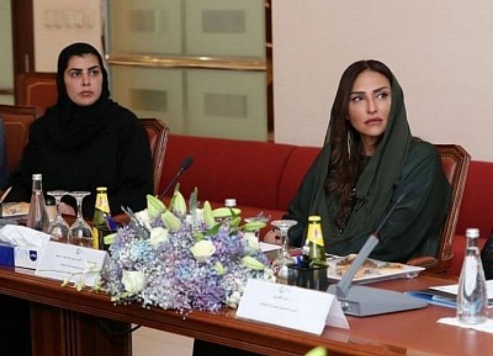 مؤسسة الوليد للإنسانية  نجتمع معًا من أجل الخير ، ونتعاون مع مجموعة من المنظمات الخيرية والحكومية والتعليمية لمكافحة الفقر ، وتمكين النساء والشباب ، وتنمية المجتمعات ، وتقديم الإغاثة في حالات الكوارث ، وخلق التفاهم الثقافي. مؤسسة الوليد للإنسانية  ▾ الصفحة الرئيسية أعمالنا  أهدافنا مشاريع الوليد للإنسانية  شركة المملكة القابضة  الوليد للإنسانية  التصل بناء  أمين عام مؤسسة الوليد للإنسانية                 سمؤ الأميرة لمياء بنت ماجد آل سعود  تمكين المرأة والشباب مؤسسة الوليد للإنسانية 