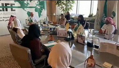 لذلك فإن تأمين المسكن (المستقل) عامل إستقرار مهم لكل أسرة ــ هذا من جهة ــ ومن جهة أخرى فإنه يشكل رافداً قويا لميزانية الأسرة، إذ توفر الأسرة من خلال هذا المشروع ما كان يستقطع من ميزانيتها لتأمين المسكن مما يشكل عائدا إضافياً لها ودخلاً ثانيا يسهم في رفع مستوى المعيشة، فنحن بهذا المشروع أمنا الإستقرار والإستقلالية للأسرة، وحققنا دخلاً إضافياً لميزانية الأسرة يسهم في تحقيق كثير من الآمال والتطلعات لأفرادها. وأما عند الحديث عن المشروع الثاني وهو 