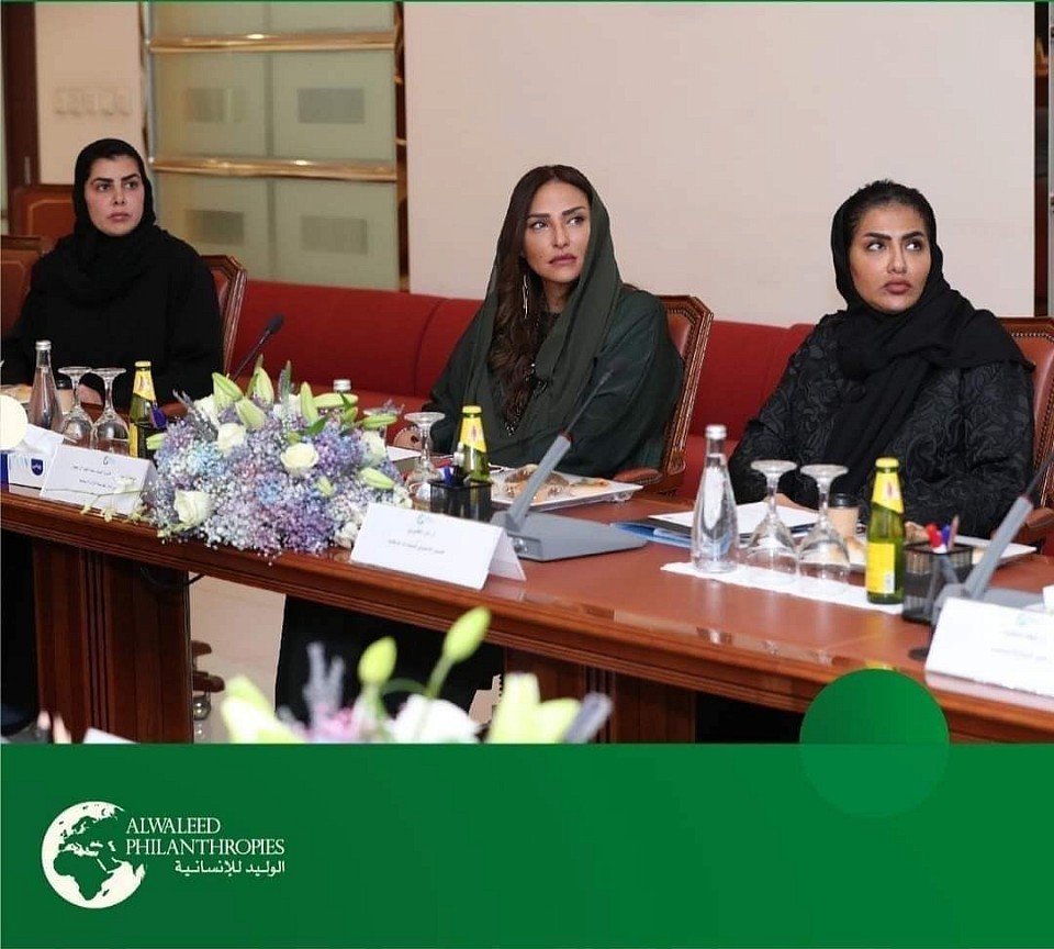 حصدت صاحبة السمو الملكي، الأميرة لمياء بنت ماجد آل سعود، أمين عام وعضو مجلس أمناء مؤسسة الوليد للإنسانية جائزة أفضل قيادي لاستراتيجية «الموظف أولاً»، إضافةً لتسمية سموها كعضو فخري للمجلس الاستشاري في الدورة الثامنة من القمة الحكومية للموارد البشرية لدول مجلس التعاون الخليجي التي تعتبر أكبر منصة للموارد البشرية للقطاع الحكومي في المنطقة.  وحصلت صاحبة السمو الملكي، الأميرة لمياء بنت ماجد آل سعود، على هذه الجائزة تقديراً لعملها النموذجي ومهاراتها القيادية كجزء من مؤسسة الوليد للإنسانية  حصدت صاحبة السمو الملكي، الأميرة لمياء بنت ماجد آل سعود، أمين عام وعضو مجلس أمناء مؤسسة الوليد للإنسانية جائزة أفضل قيادي لاستراتيجية «الموظف أولاً»، إضافةً لتسمية سموها كعضو فخري للمجلس الاستشاري في الدورة الثامنة من القمة الحكومية للموارد البشرية لدول مجلس التعاون الخليجي التي تعتبر أكبر منصة للموارد البشرية للقطاع الحكومي في المنطقة. وحصلت صاحبة السمو الملكي، الأميرة لمياء بنت ماجد آل سعود، على هذه الجائزة تقديراً لعملها النموذجي ومهاراتها القيادية كجزء من مؤسسة الوليد للإنسانية 