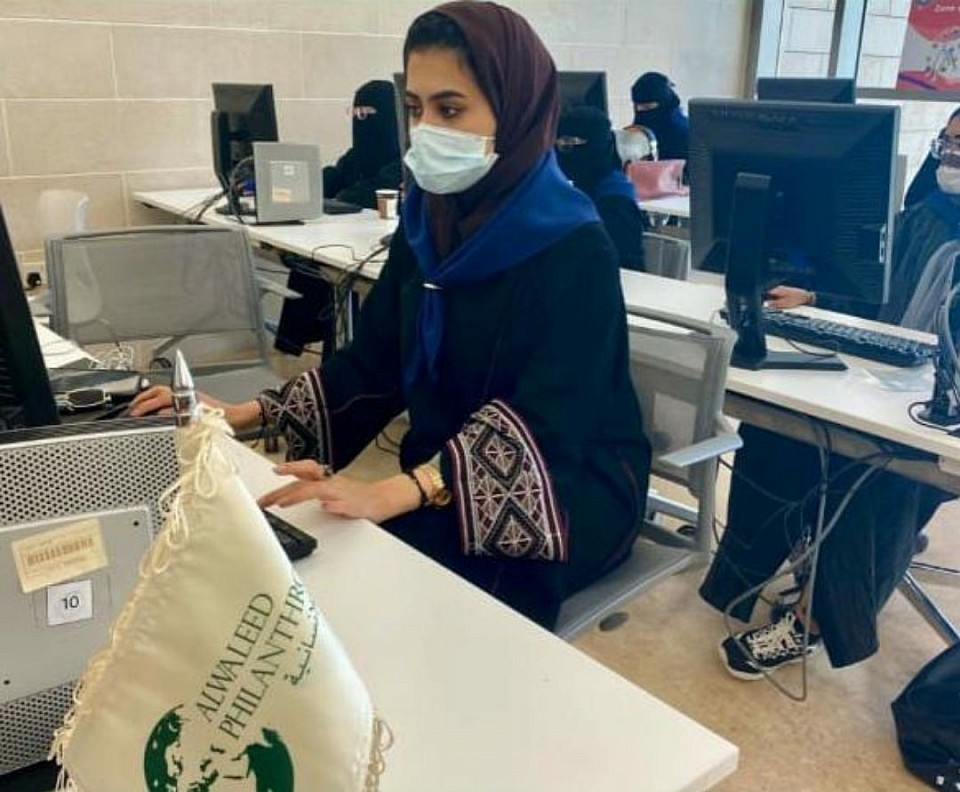 للمرة الأولى للإناث في المملكة العربية السعودية. يأتي ذلك في إطار حرص الجامعة ومؤسسة الوليد للإنسانية 